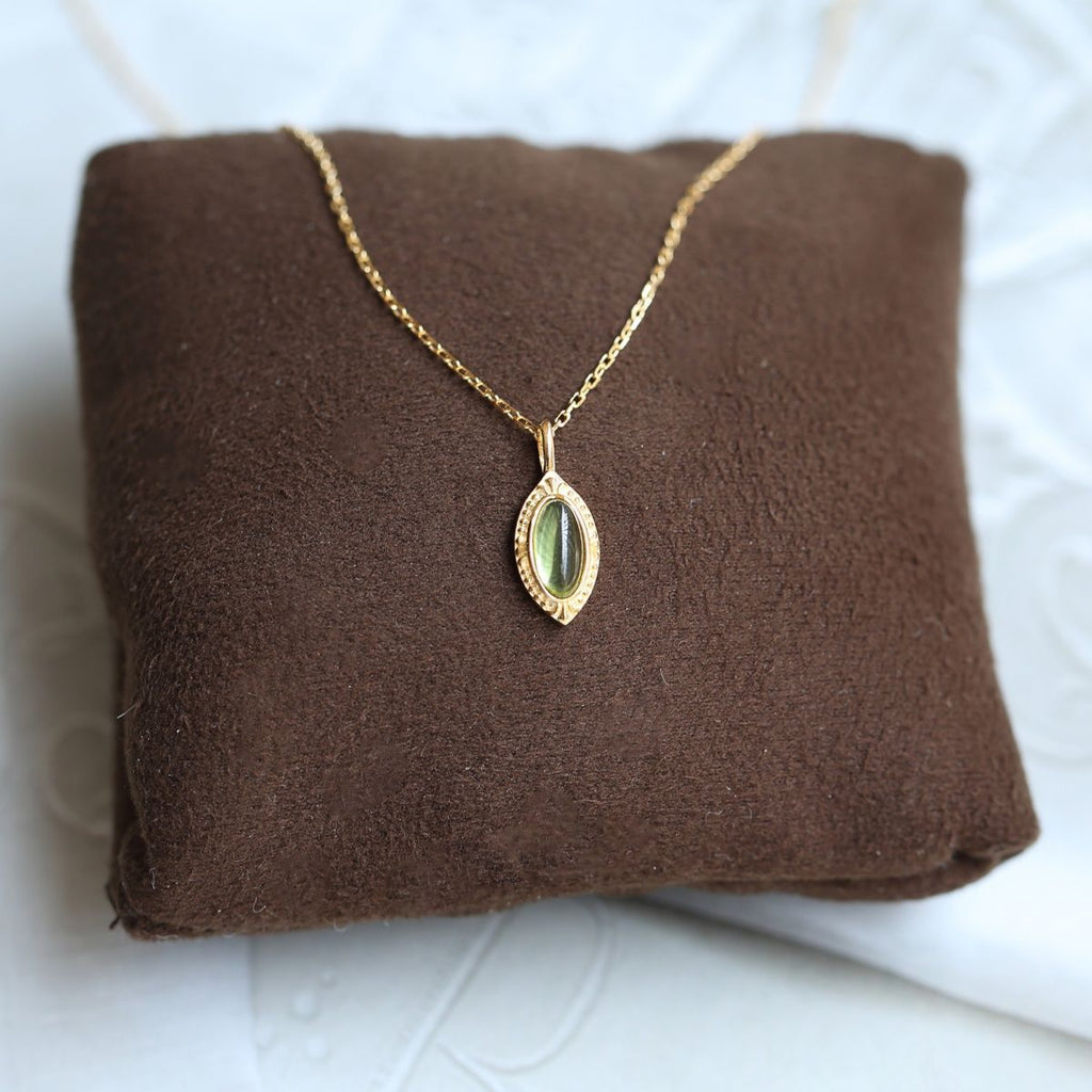 Vintage Green Oval Crystal Pendant Necklace