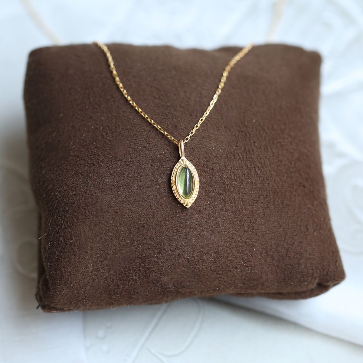 Vintage Green Oval Crystal Pendant Necklace